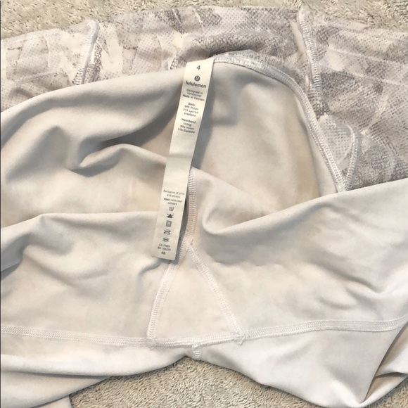 🚫SOLD🚫Lululemon Train Times 7/8 Pant * 25″ Jasmi - Picture 9 of 9